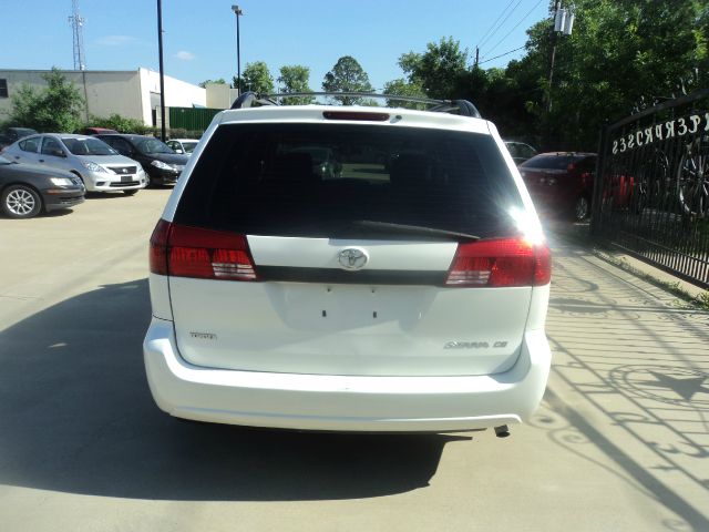 Toyota Sienna 2005 photo 21