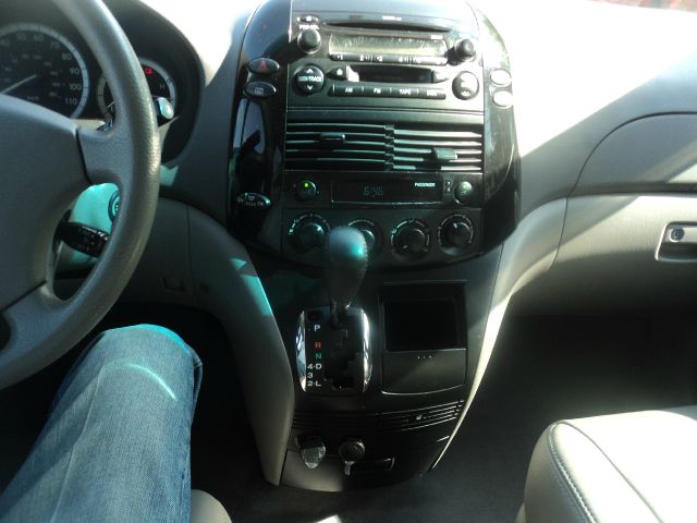 Toyota Sienna 2005 photo 6