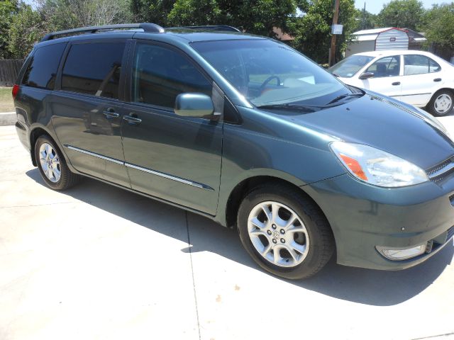 Toyota Sienna 2005 photo 4