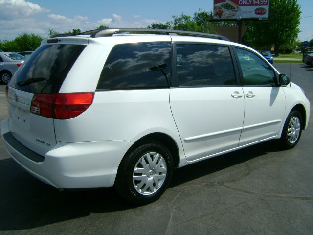 Toyota Sienna 2005 photo 1