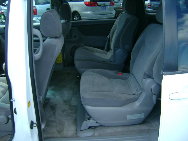 Toyota Sienna 2005 photo 12