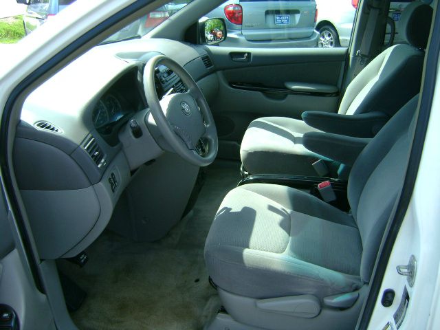 Toyota Sienna 2005 photo 14