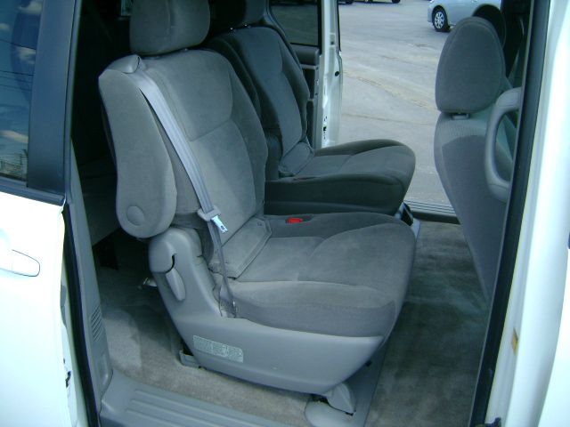 Toyota Sienna 2005 photo 4