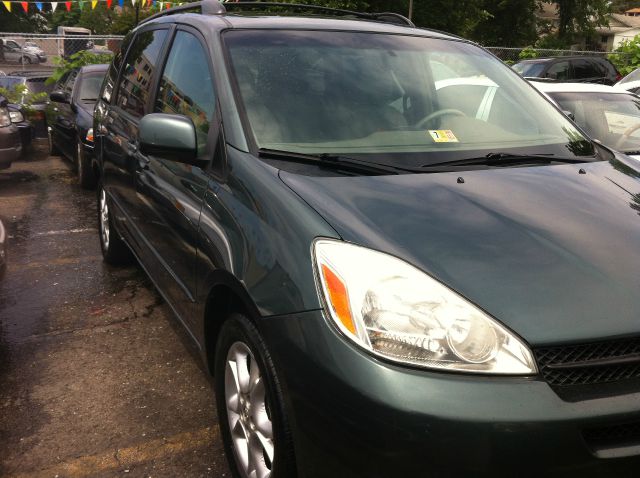 Toyota Sienna 2005 photo 3