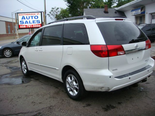 Toyota Sienna 2005 photo 1