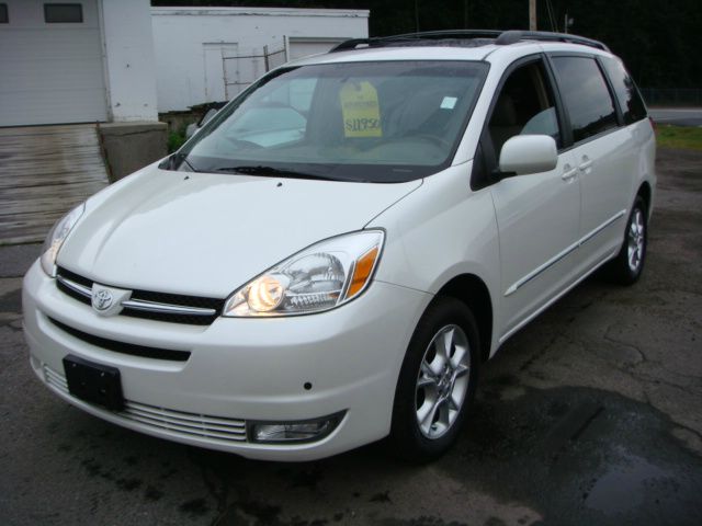 Toyota Sienna 2005 photo 2