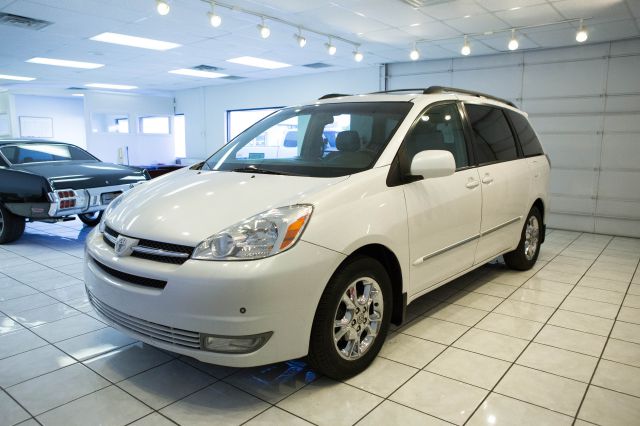 Toyota Sienna 2005 photo 3