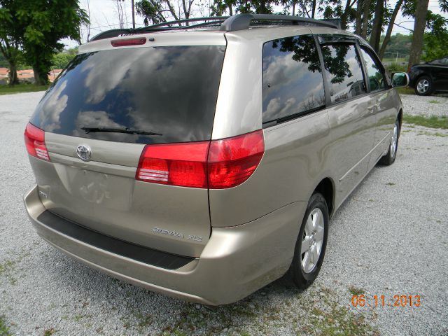 Toyota Sienna 2005 photo 3