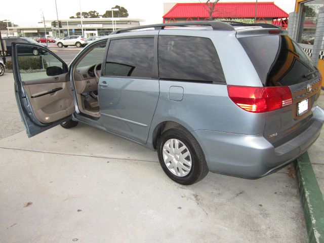 Toyota Sienna 2005 photo 1