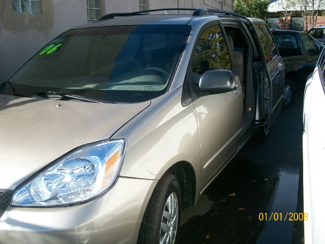 Toyota Sienna 2005 photo 1