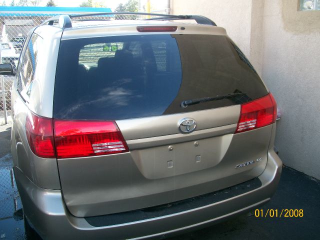 Toyota Sienna 2005 photo 4