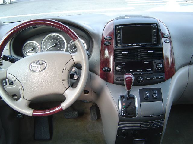 Toyota Sienna 2005 photo 11