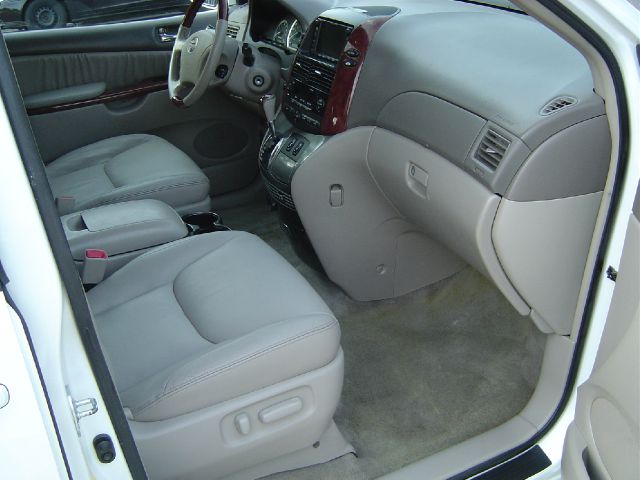 Toyota Sienna 2005 photo 13