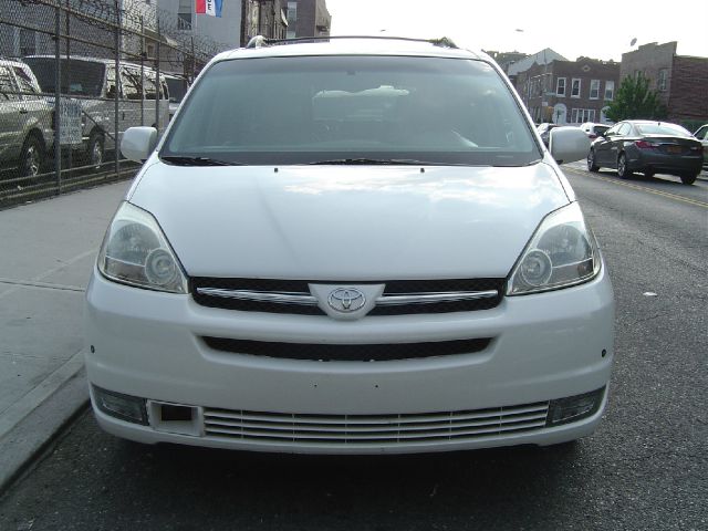 Toyota Sienna 2005 photo 3