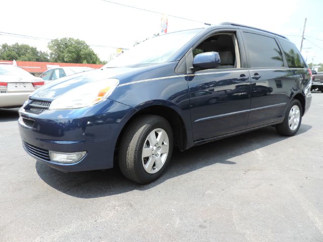 Toyota Sienna 2005 photo 1