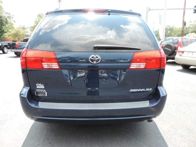 Toyota Sienna 2005 photo 4