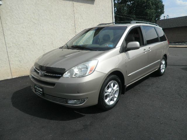 Toyota Sienna 2005 photo 1