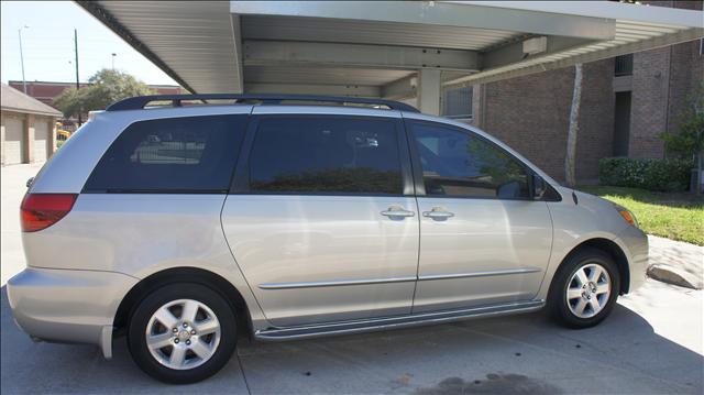 Toyota Sienna X MiniVan