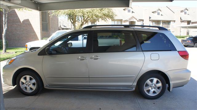 Toyota Sienna 2005 photo 1