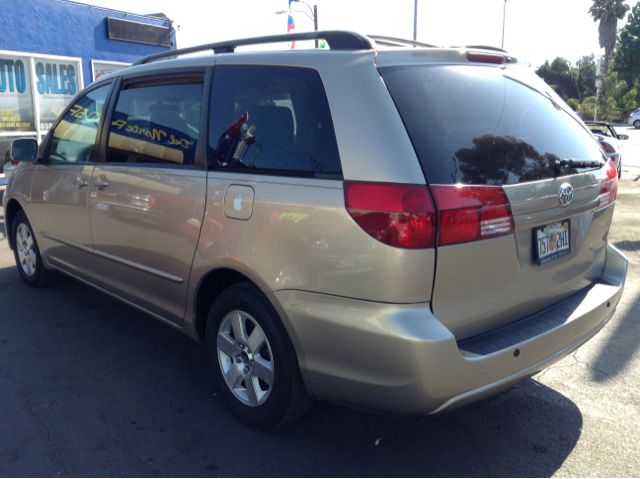 Toyota Sienna 2005 photo 1