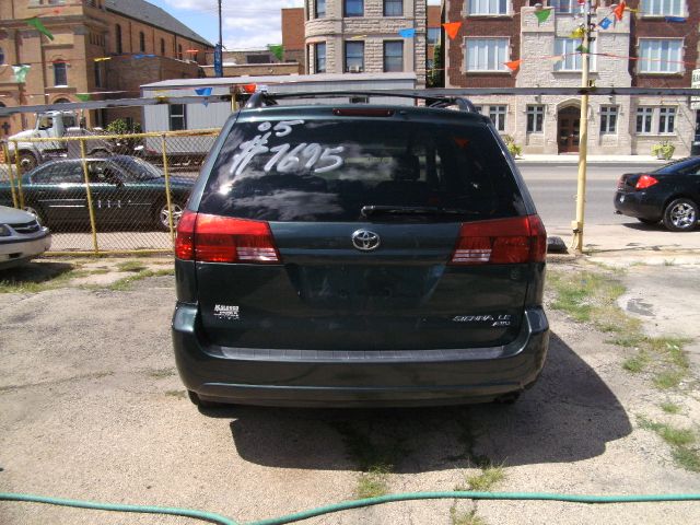 Toyota Sienna 2005 photo 3