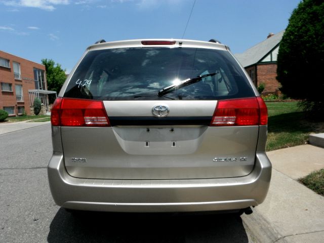 Toyota Sienna 2005 photo 3