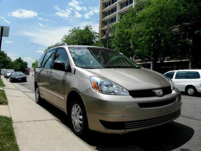 Toyota Sienna 2005 photo 4