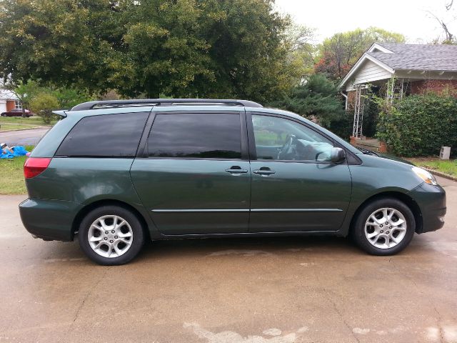 Toyota Sienna SEL Sport Utility 4D MiniVan