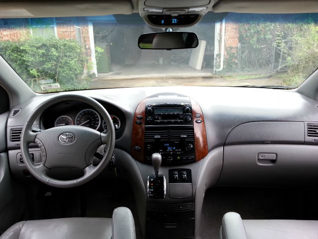 Toyota Sienna 2005 photo 63