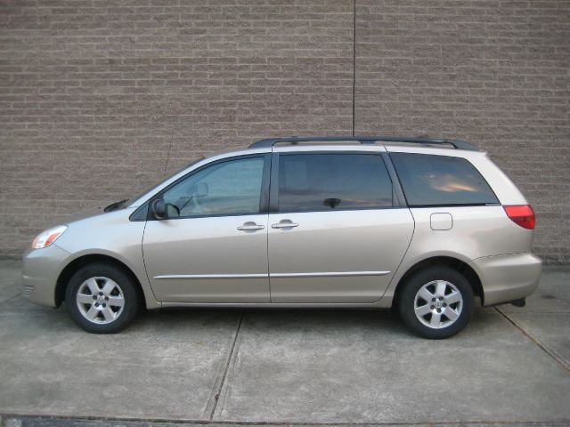 Toyota Sienna 2005 photo 1