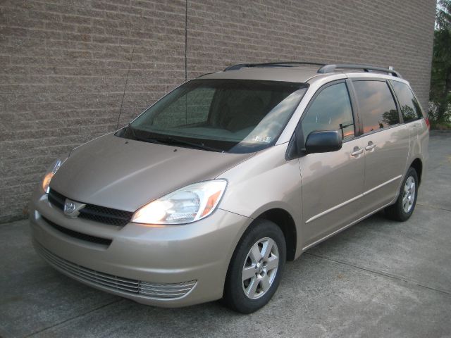 Toyota Sienna 2005 photo 4