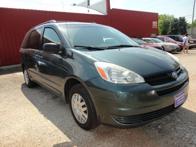 Toyota Sienna 2005 photo 1