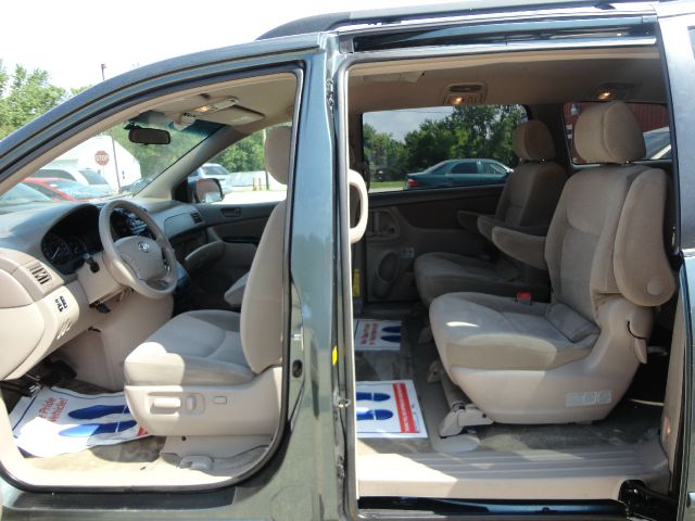 Toyota Sienna 2005 photo 3