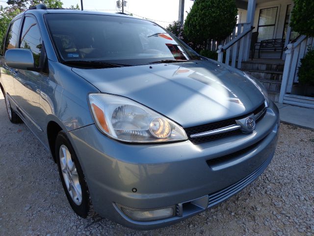 Toyota Sienna 2005 photo 4