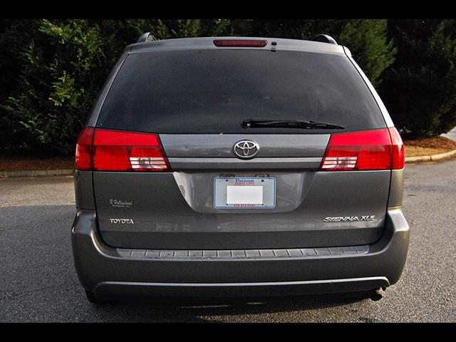 Toyota Sienna 2005 photo 1