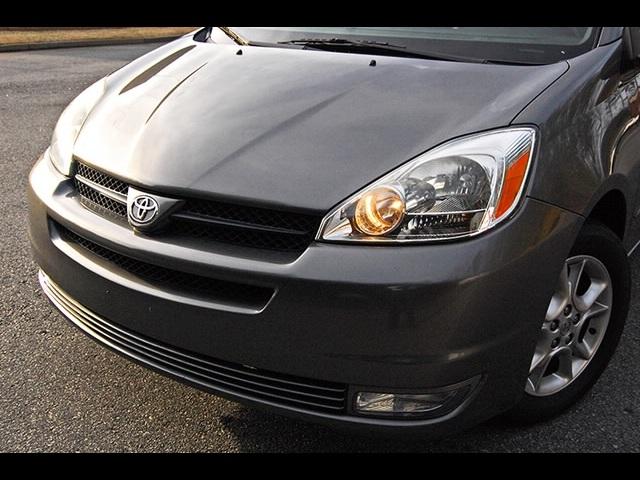 Toyota Sienna 2005 photo 2