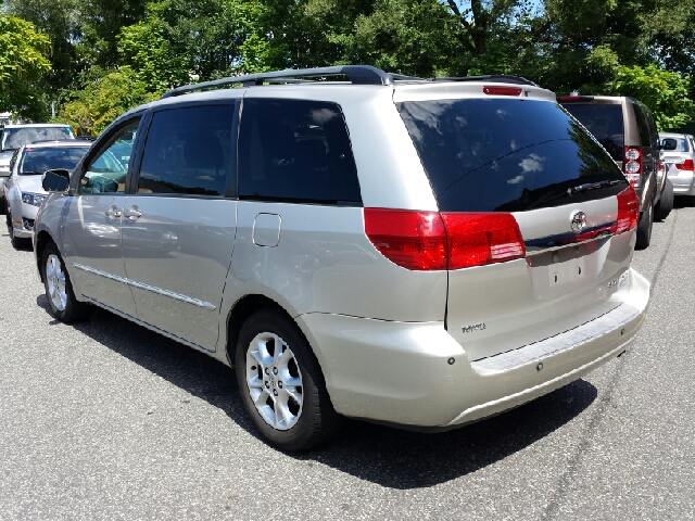 Toyota Sienna 2005 photo 3