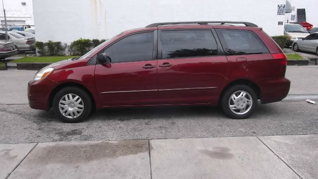 Toyota Sienna 2005 photo 1