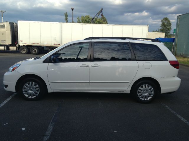 Toyota Sienna 2005 photo 4