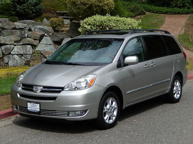 Toyota Sienna 2005 photo 2