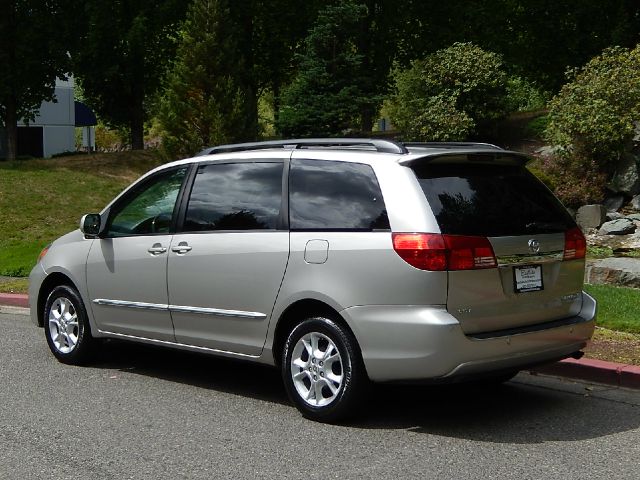 Toyota Sienna 2005 photo 3