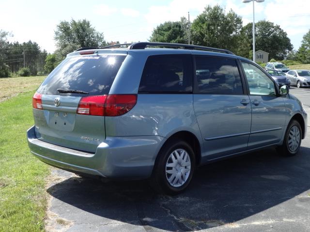 Toyota Sienna 2005 photo 1