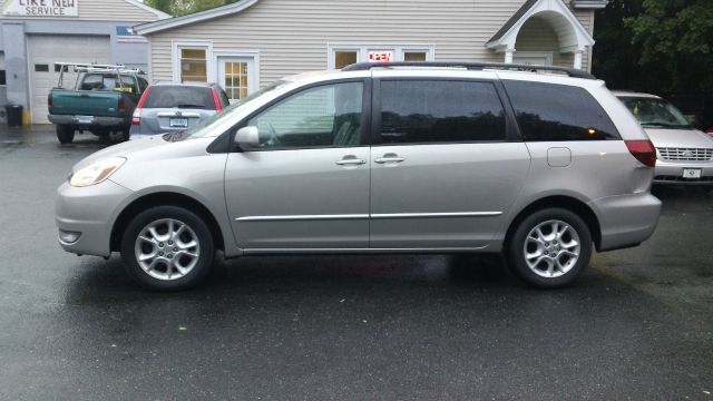 Toyota Sienna FX35 AWD MiniVan