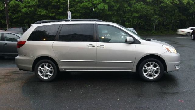 Toyota Sienna 2005 photo 21