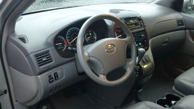 Toyota Sienna 2005 photo 28