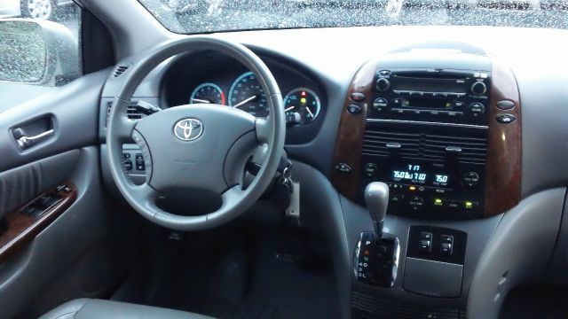 Toyota Sienna 2005 photo 4