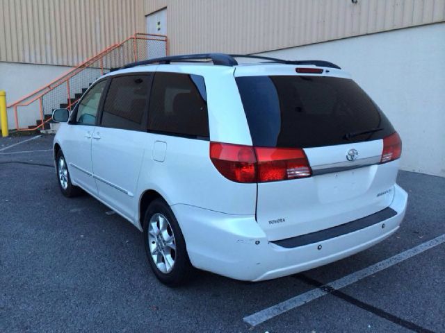 Toyota Sienna 2005 photo 0