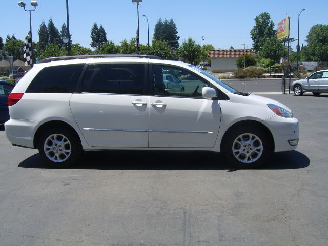 Toyota Sienna 2005 photo 3