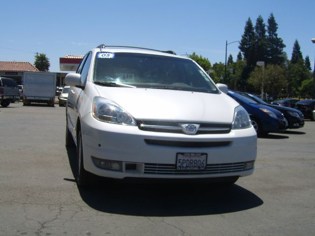 Toyota Sienna 2005 photo 4