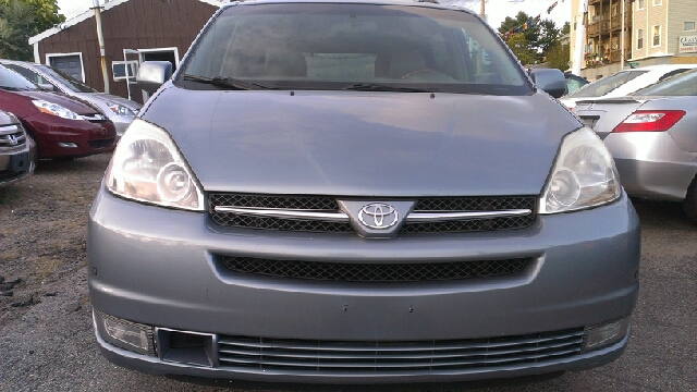 Toyota Sienna 2005 photo 1